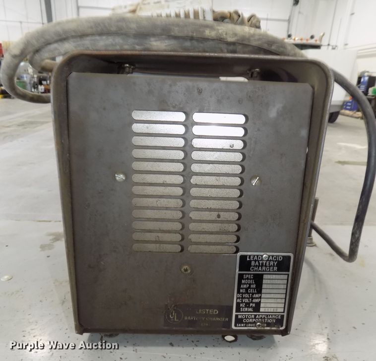 image for item DG2636 Clarke American Lincoln 6100 sweeper