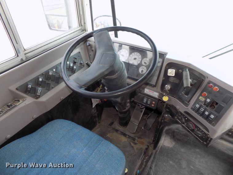 image for item DG2643 2008 International FE  school bus