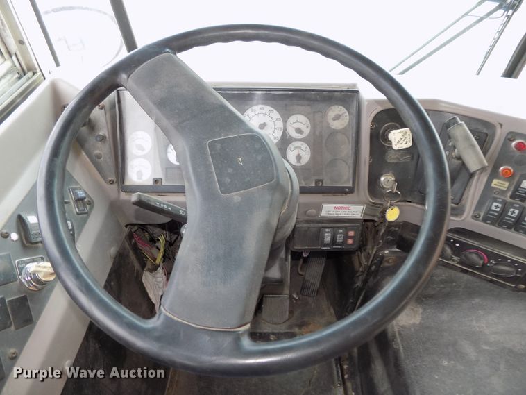 image for item DG2643 2008 International FE  school bus