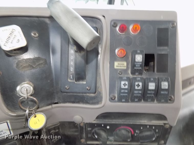 image for item DG2643 2008 International FE  school bus