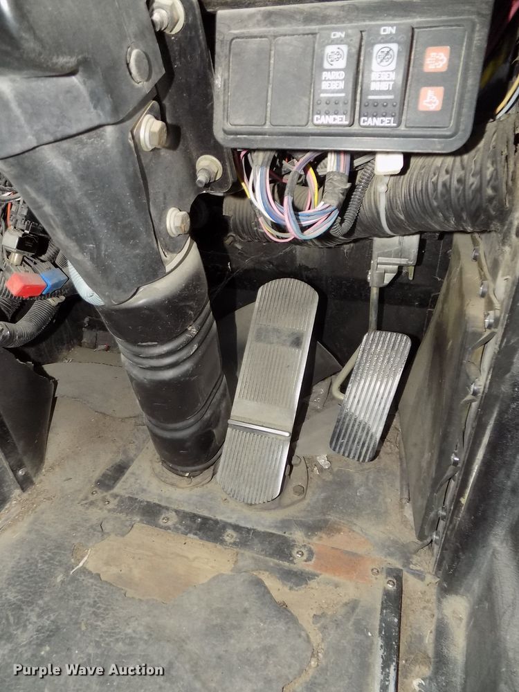 image for item DG2643 2008 International FE  school bus