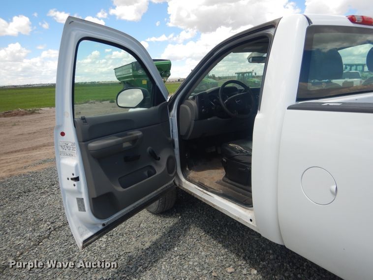 image for item DG5993 2008 GMC Sierra 2500HD  pickup truck