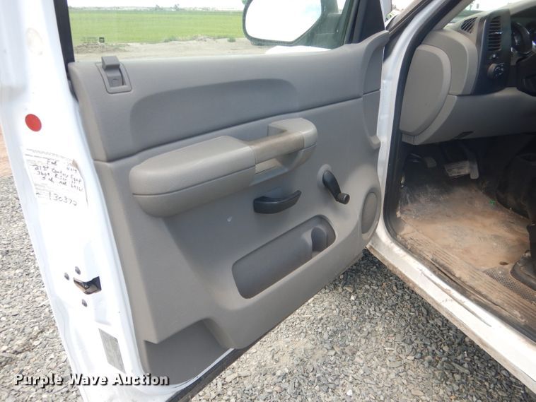 image for item DG5993 2008 GMC Sierra 2500HD  pickup truck