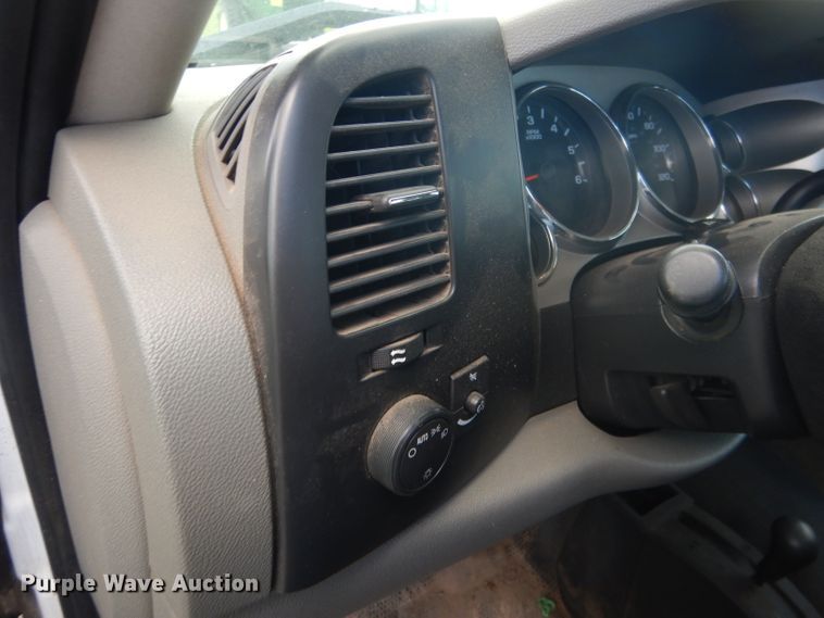 image for item DG5993 2008 GMC Sierra 2500HD  pickup truck