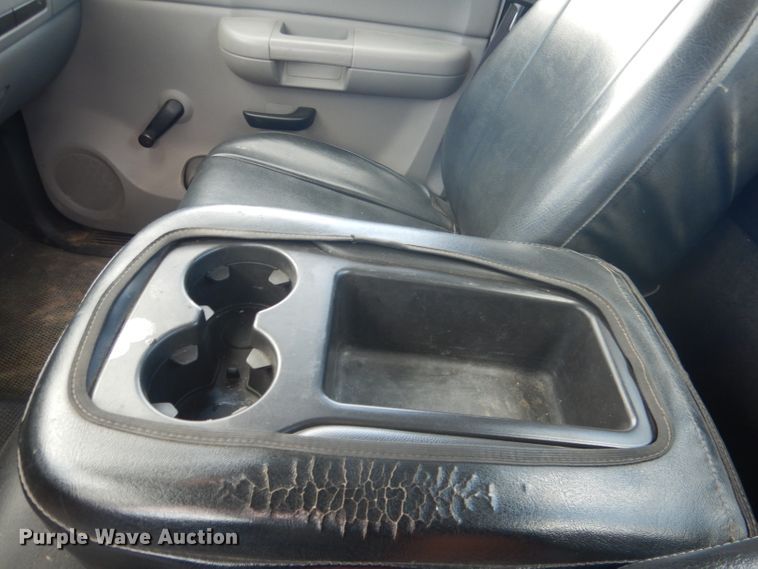 image for item DG5993 2008 GMC Sierra 2500HD  pickup truck