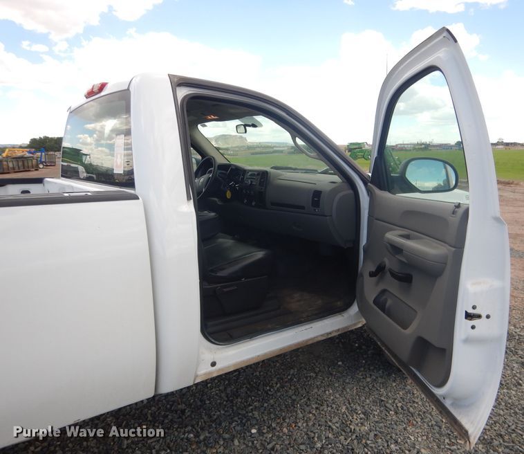 image for item DG5993 2008 GMC Sierra 2500HD  pickup truck