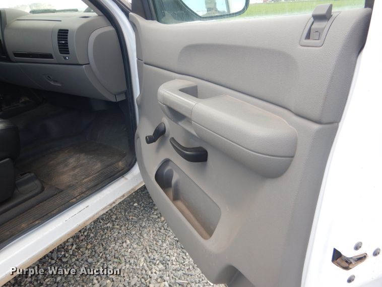 image for item DG5993 2008 GMC Sierra 2500HD  pickup truck