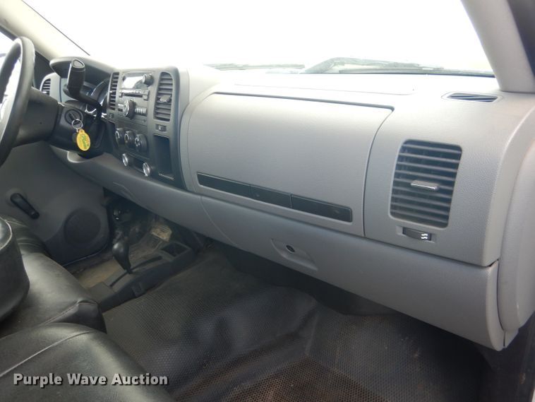 image for item DG5993 2008 GMC Sierra 2500HD  pickup truck