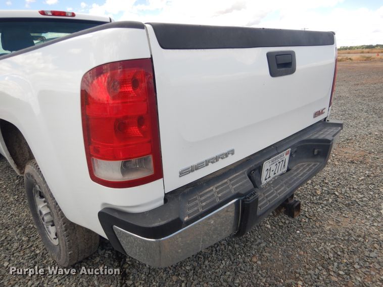 image for item DG5993 2008 GMC Sierra 2500HD  pickup truck