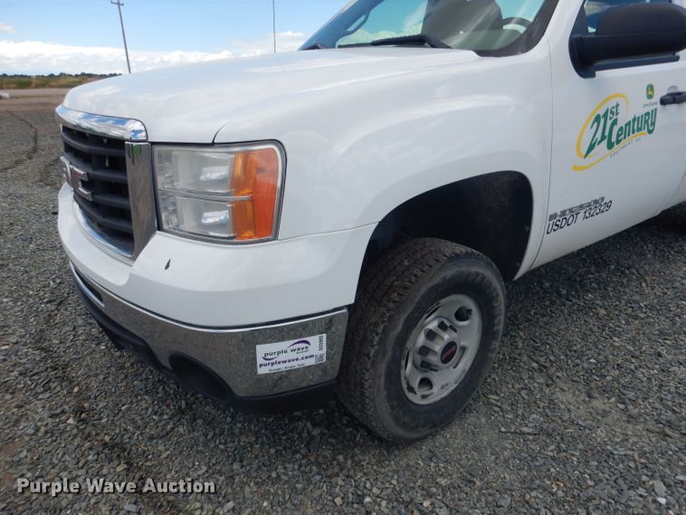 image for item DG5993 2008 GMC Sierra 2500HD  pickup truck