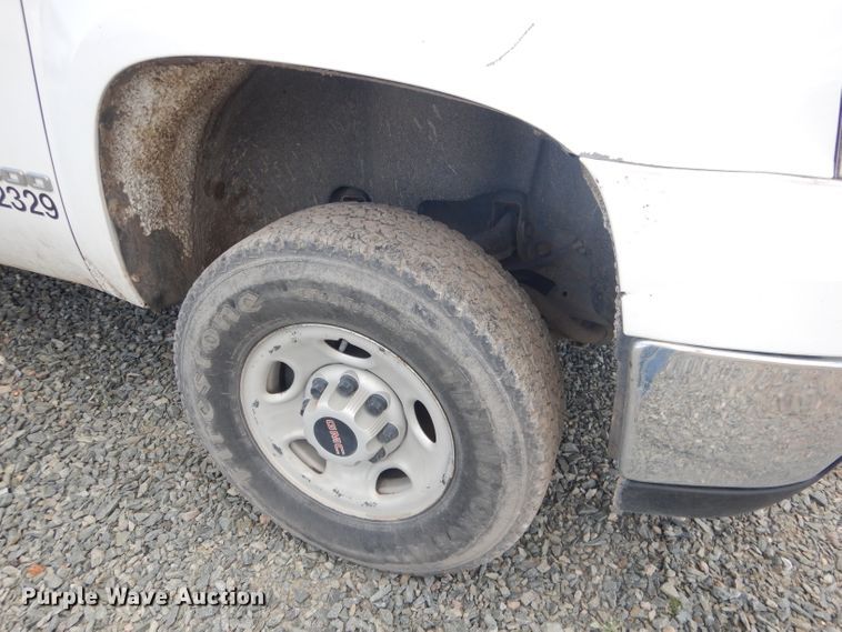 image for item DG5993 2008 GMC Sierra 2500HD  pickup truck