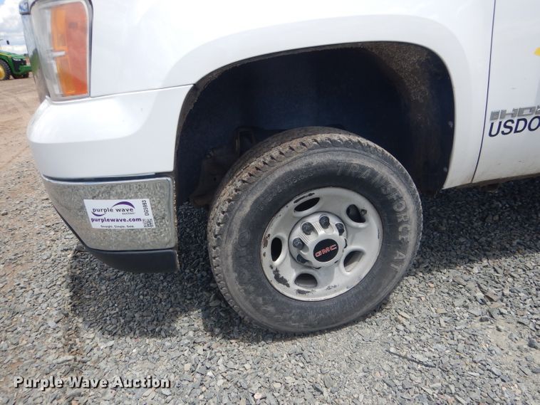 image for item DG5993 2008 GMC Sierra 2500HD  pickup truck