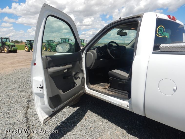 image for item DG5995 2008 GMC Sierra 2500HD pickup truck