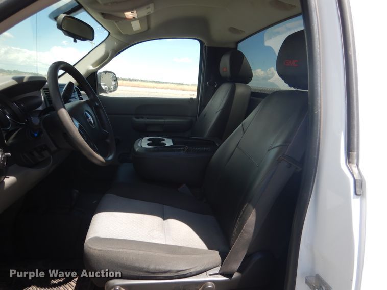 image for item DG5995 2008 GMC Sierra 2500HD pickup truck