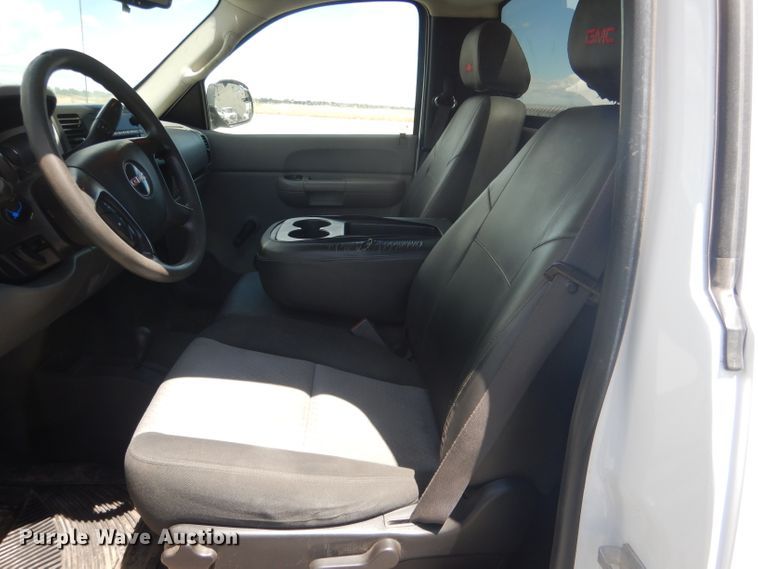 image for item DG5995 2008 GMC Sierra 2500HD pickup truck