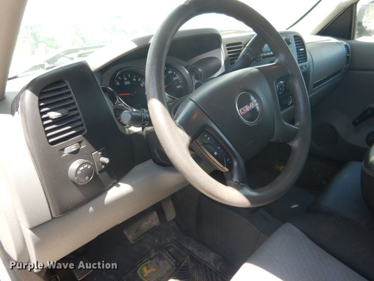 image for item DG5995 2008 GMC Sierra 2500HD pickup truck