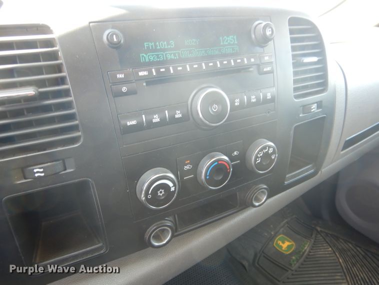 image for item DG5995 2008 GMC Sierra 2500HD pickup truck