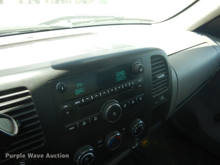 image for item DG5995 2008 GMC Sierra 2500HD pickup truck