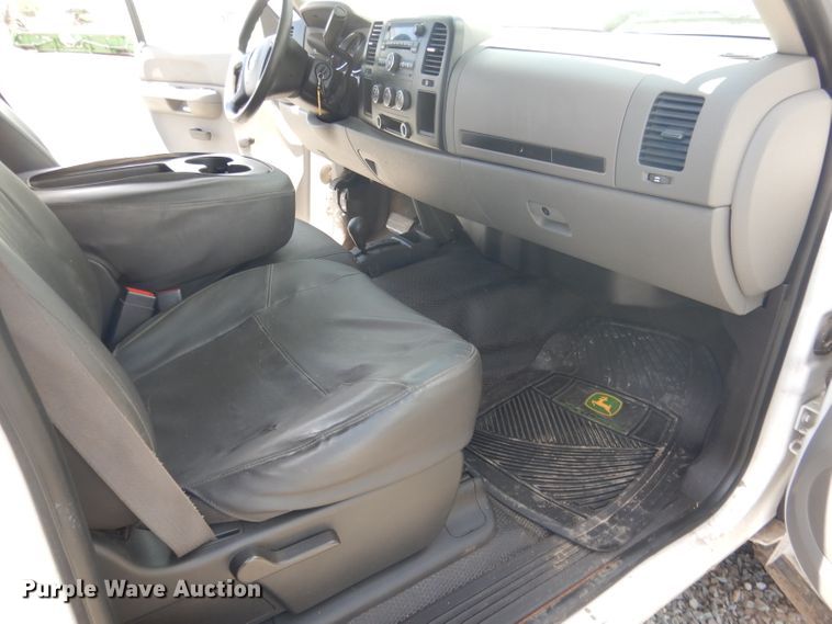 image for item DG5995 2008 GMC Sierra 2500HD pickup truck