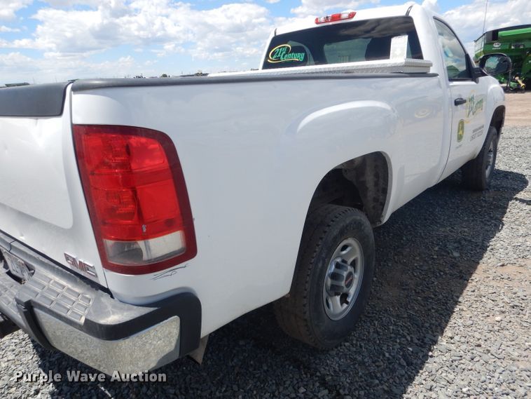 image for item DG5995 2008 GMC Sierra 2500HD pickup truck