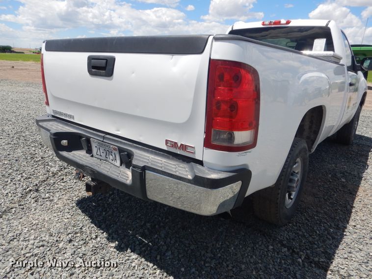 image for item DG5995 2008 GMC Sierra 2500HD pickup truck