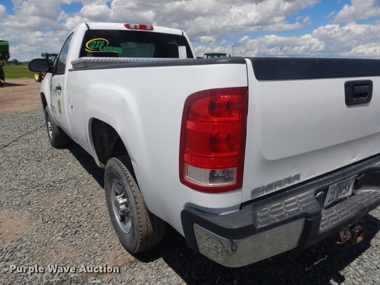 image for item DG5995 2008 GMC Sierra 2500HD pickup truck