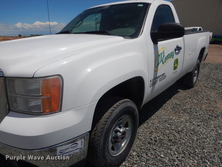 image for item DG5995 2008 GMC Sierra 2500HD pickup truck