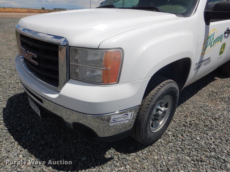 image for item DG5995 2008 GMC Sierra 2500HD pickup truck