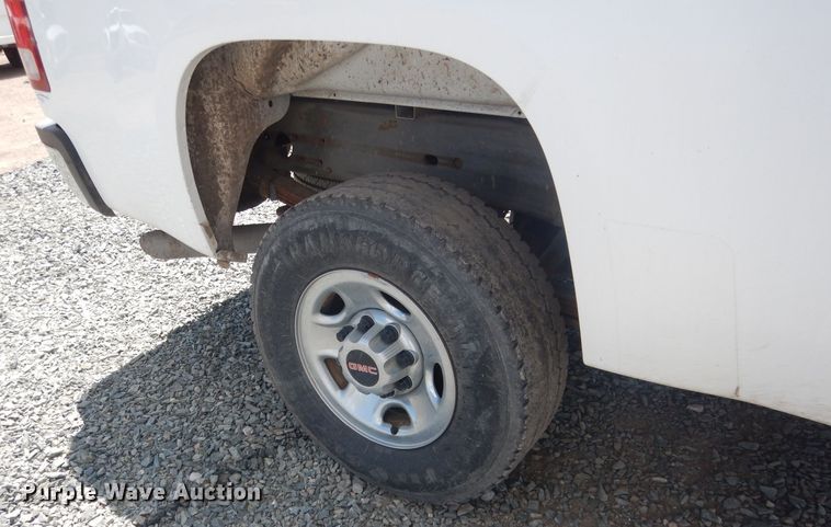 image for item DG5995 2008 GMC Sierra 2500HD pickup truck