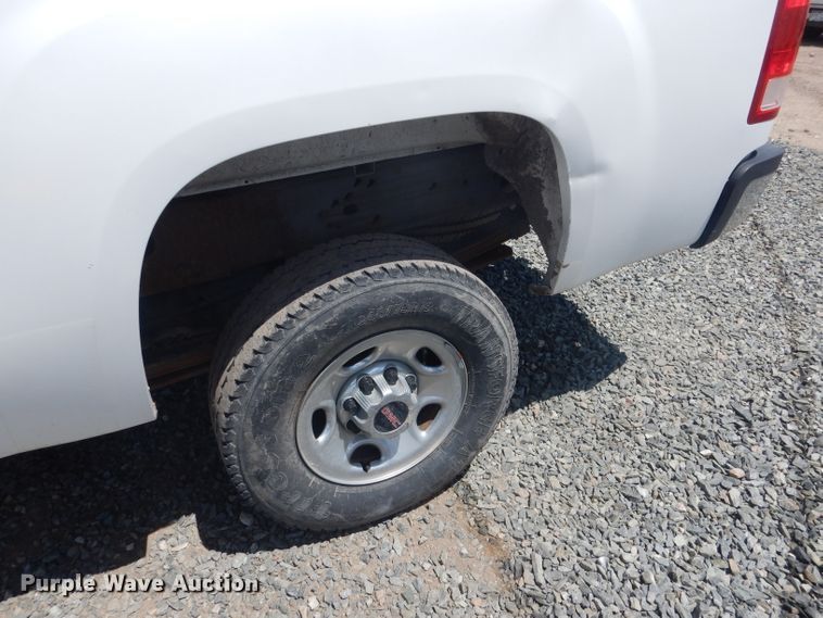 image for item DG5995 2008 GMC Sierra 2500HD pickup truck