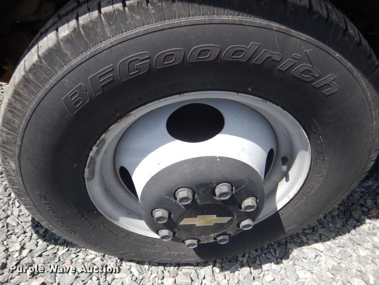 image for item DG5996 1996 Chevrolet 3500  flatbed pickup truck