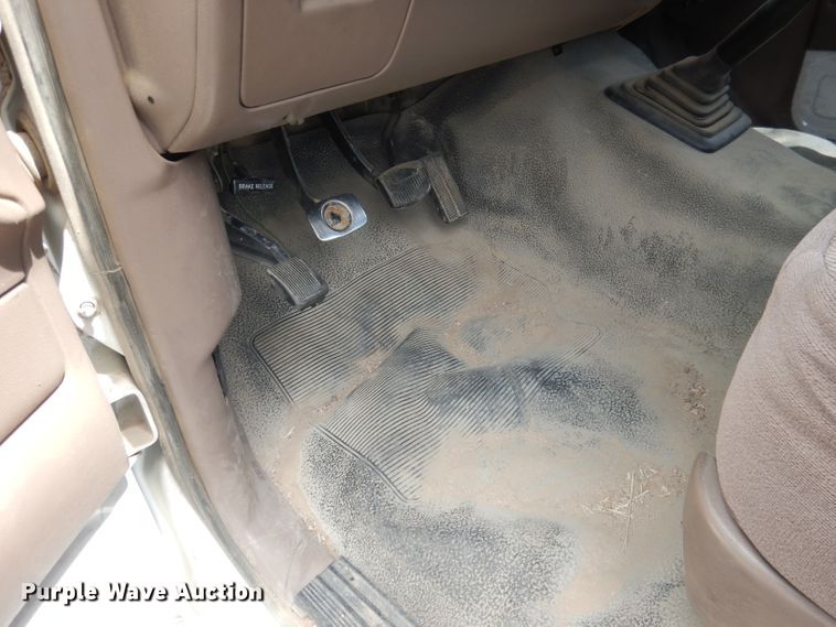 image for item DG5997 1996 Ford F350 XL  SuperCab utility bed pickup truck