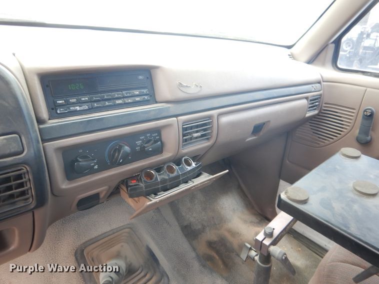 image for item DG5997 1996 Ford F350 XL  SuperCab utility bed pickup truck