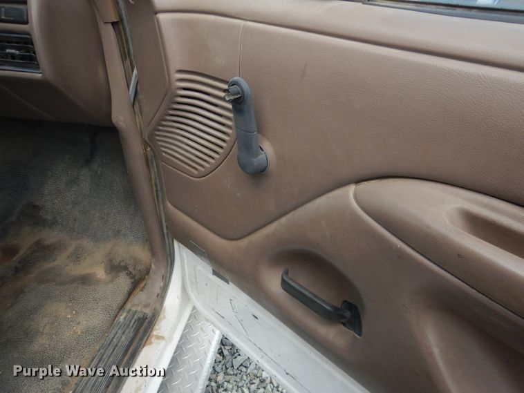 image for item DG5997 1996 Ford F350 XL  SuperCab utility bed pickup truck