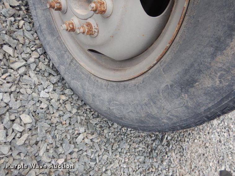 image for item DG5997 1996 Ford F350 XL  SuperCab utility bed pickup truck