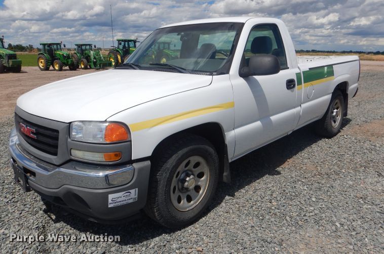 image for item DG5998 2005 GMC Sierra 1500  pickup truck