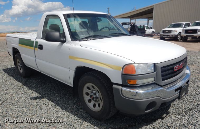 image for item DG5998 2005 GMC Sierra 1500  pickup truck