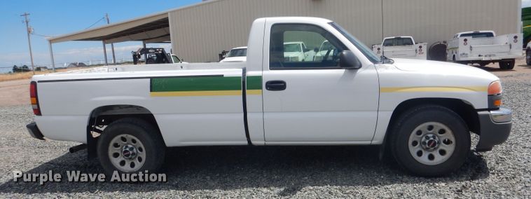 image for item DG5998 2005 GMC Sierra 1500  pickup truck