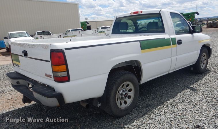 image for item DG5998 2005 GMC Sierra 1500  pickup truck