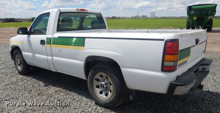 image for item DG5998 2005 GMC Sierra 1500  pickup truck