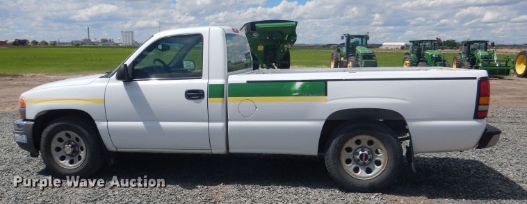 image for item DG5998 2005 GMC Sierra 1500  pickup truck