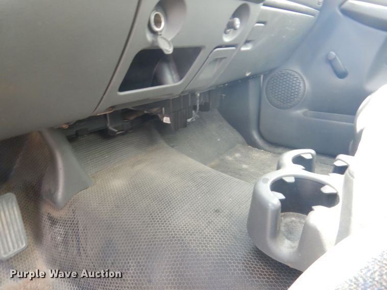 image for item DG5998 2005 GMC Sierra 1500  pickup truck