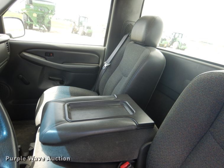 image for item DG5998 2005 GMC Sierra 1500  pickup truck