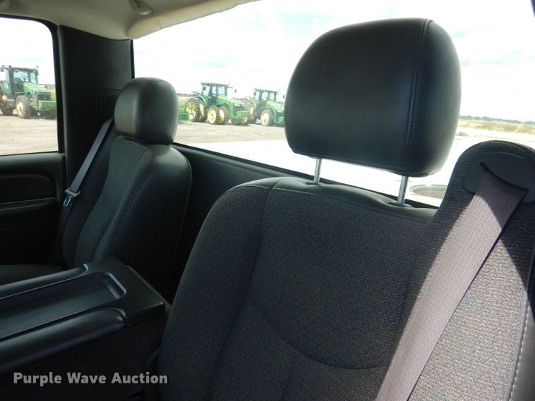 image for item DG5998 2005 GMC Sierra 1500  pickup truck