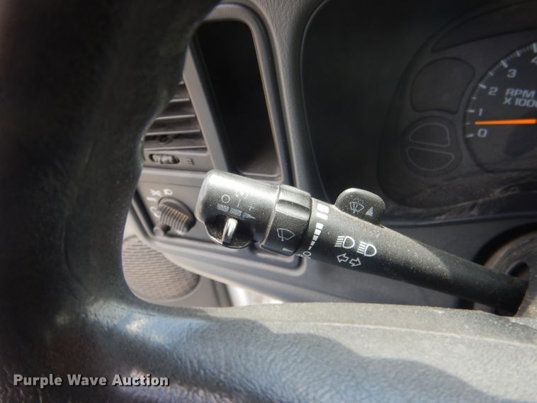 image for item DG5998 2005 GMC Sierra 1500  pickup truck