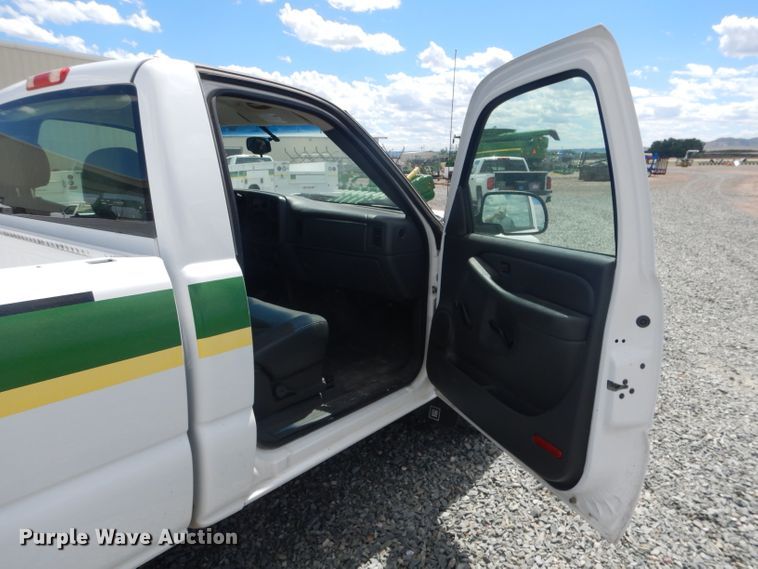 image for item DG5998 2005 GMC Sierra 1500  pickup truck