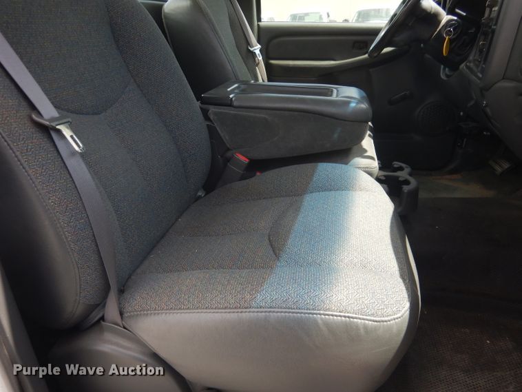 image for item DG5998 2005 GMC Sierra 1500  pickup truck