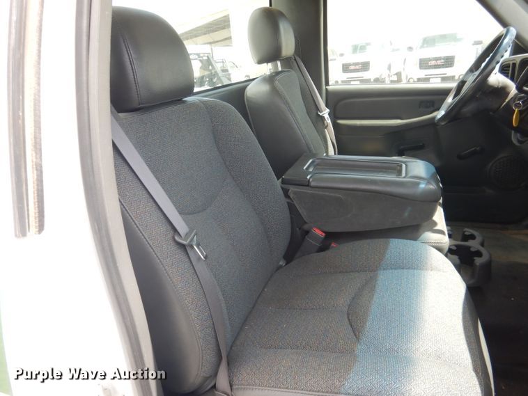 image for item DG5998 2005 GMC Sierra 1500  pickup truck