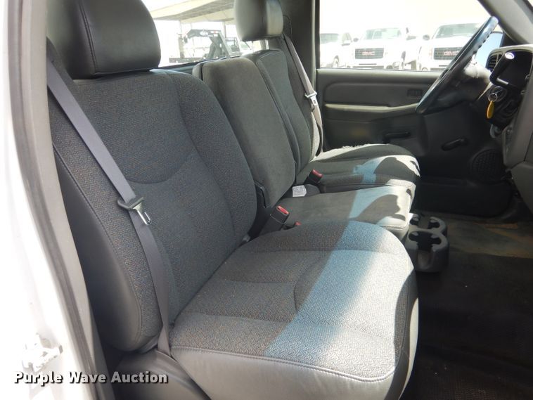 image for item DG5998 2005 GMC Sierra 1500  pickup truck