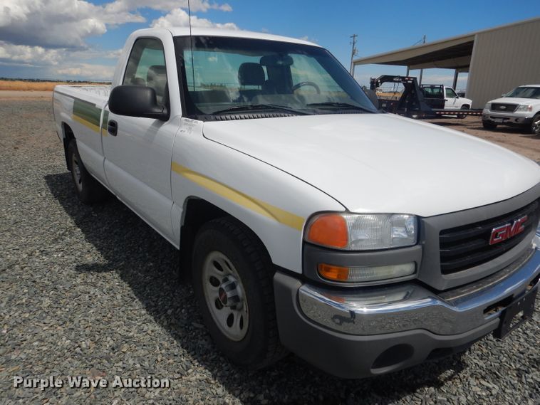 image for item DG5998 2005 GMC Sierra 1500  pickup truck